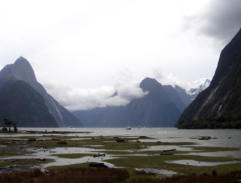 冠冕峰在米爾福德峽灣；新西蘭。TE瓦希普繳默的世界遺產(chǎn)