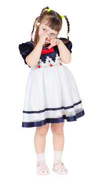 穿著漂亮衣服的害羞的小女孩