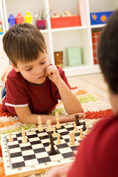 嚴重的國際象棋手