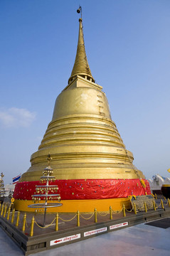 曼谷金色坐騎