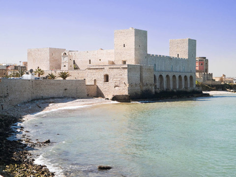 斯瓦比亞城堡。Trani。Apulia。