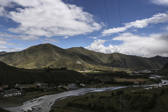 藍(lán)天 山脈