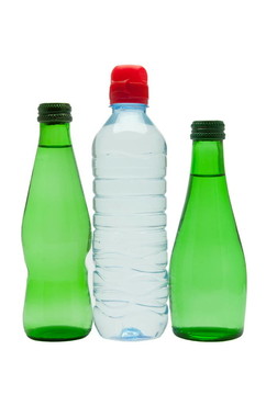 白瓶子上的水