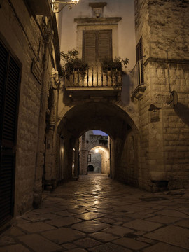 夜巷。焦維納佐。Apulia。