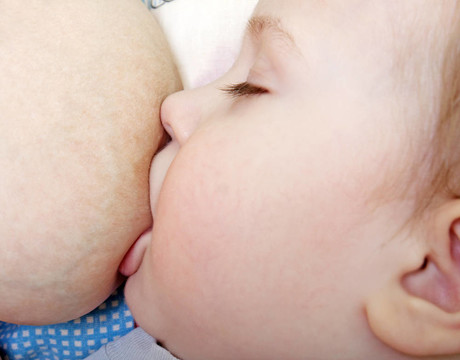 母乳喂養(yǎng)的嬰兒
