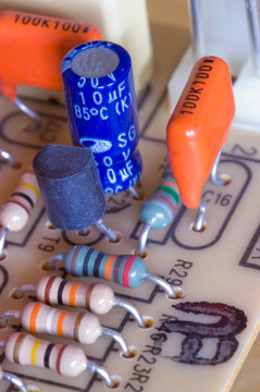 電子元件