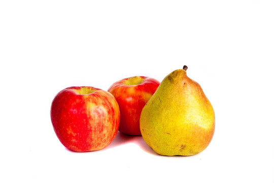 兩個(gè)蘋果和一個(gè)梨