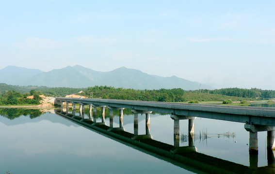 河上大橋