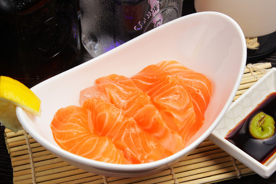 三文魚(yú)刺身