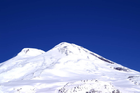 高加索山脈。厄爾布魯士山