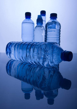 瓶水