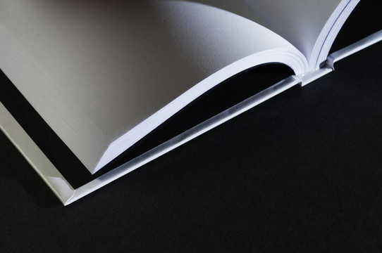 打開空白的書