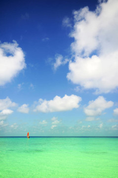 風(fēng)帆在海上