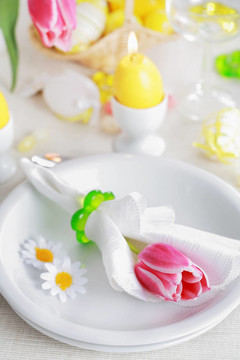 復(fù)活節(jié)餐桌布置