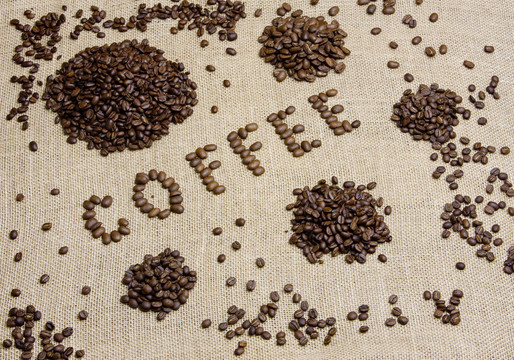 咖啡豆制成的标牌