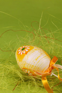 帶花的復(fù)活節(jié)彩蛋