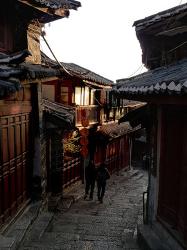 夕陽西下的小巷