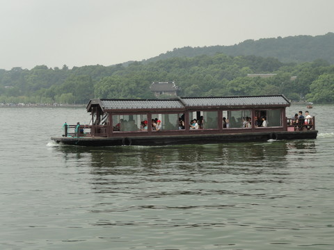 西湖游船