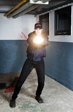 女警察