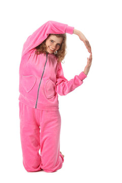 穿粉紅色衣服的女孩代表字母P