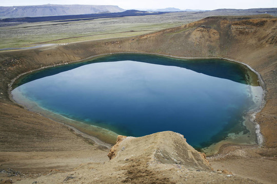 深藍(lán)色火山口湖