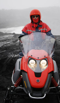 人在snowscooter