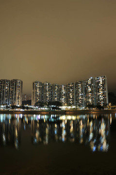 香港公共房屋和河流