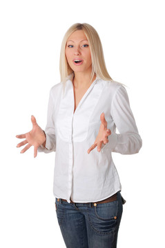穿著白色襯衫的年輕笑容金發(fā)女郎