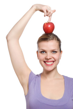 金發(fā)女郎頭上有一個(gè)紅蘋(píng)果