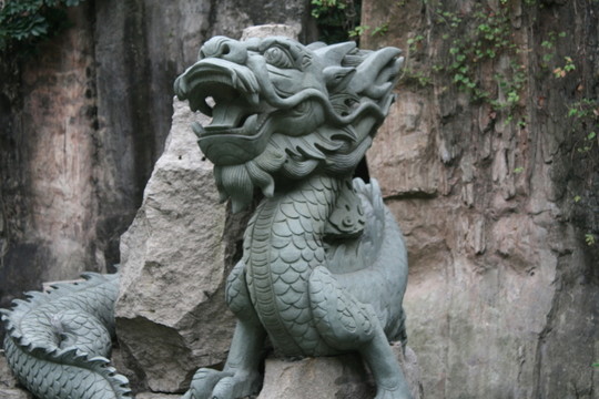 石雕龍