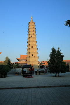 鳩摩羅什寺