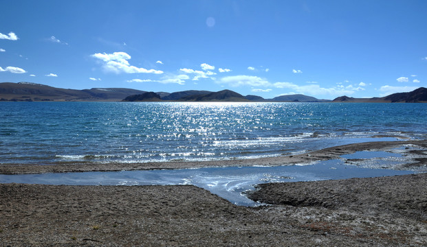 湖光山色