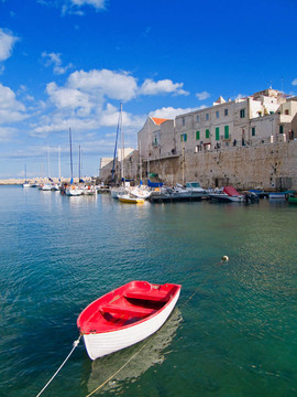 焦維納佐景觀。Apulia。