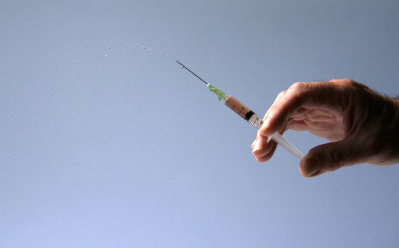 注射器在手
