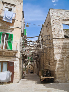舊鎮(zhèn)莫爾費塔胡同。Apulia。