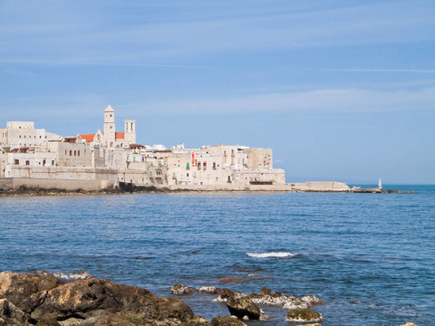 焦維納佐景觀。Apulia。