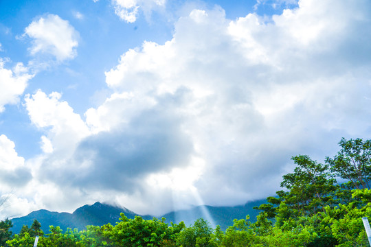 連綿山景