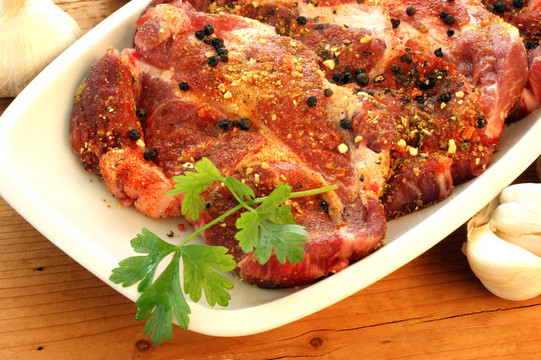 去骨五花肉切片白板