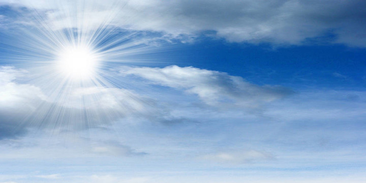 太陽(yáng)在天空
