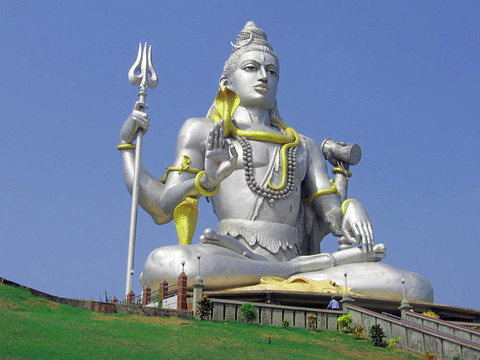 God Shiva的雕像