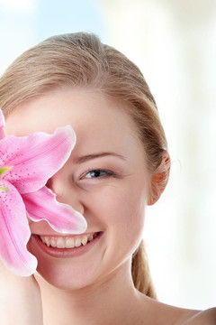 美麗的金發(fā)女人與lily flower