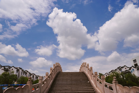 藍(lán)天白云