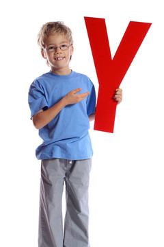字母Y的男孩