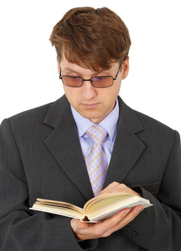 戴眼鏡看科學書的家伙