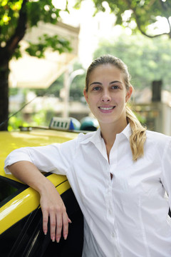 一位女出租車司機(jī)的新畫(huà)像