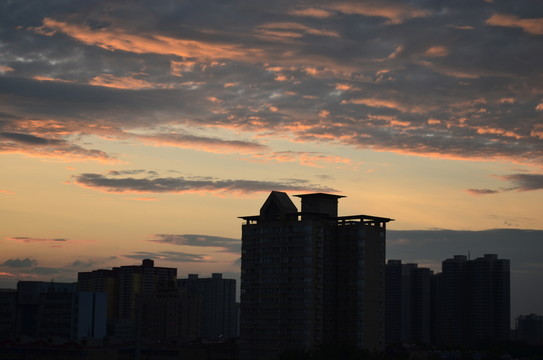 城市夕陽