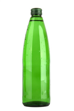綠色玻璃瓶里的水
