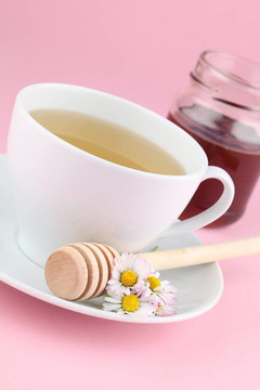 雛菊和蜂蜜涼茶