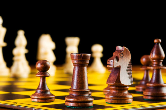 棋子與棋盤上棋子的概念