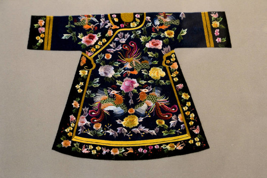 仿古中國(guó)刺繡裙
